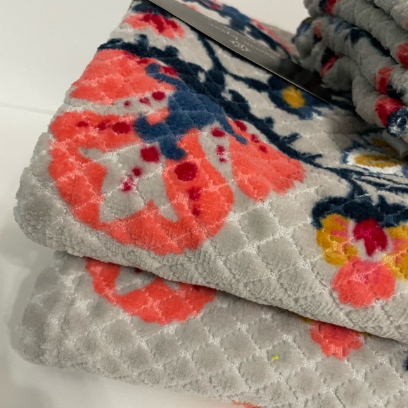Floral Lepore towel set - Picture 2 of 6